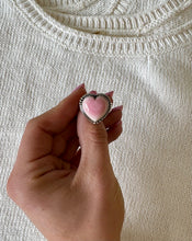 Load image into Gallery viewer, Pink Conch Heart Ring
