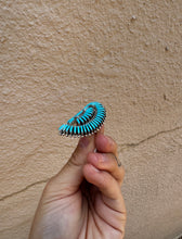 Load image into Gallery viewer, Zuni Cluster Ring
